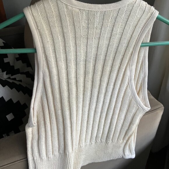 Vest - Picture 2 of 2